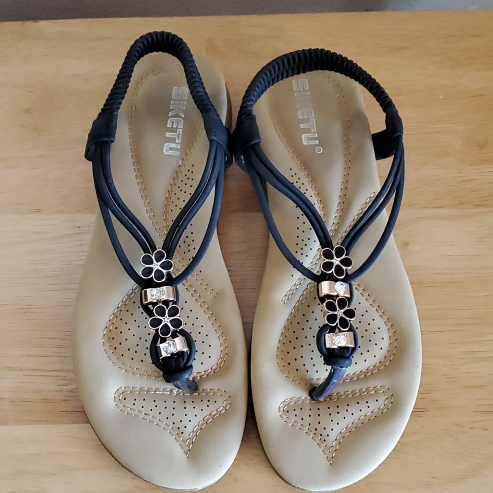 SKEETU Black and Gold Floral T-Strap Women's Sandals